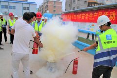 澳门威尼斯人网址中建二局上海分公司砀山梨花里项目部对工人生活区进行了消